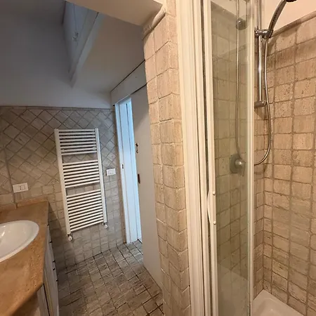 Laurina House Apartment
