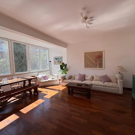 Laurina House