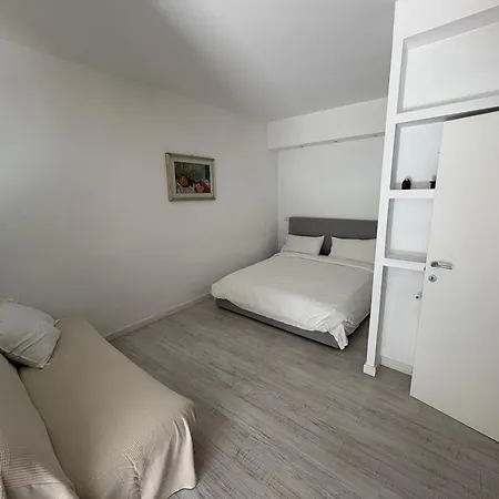 Appartamento Laurina House *